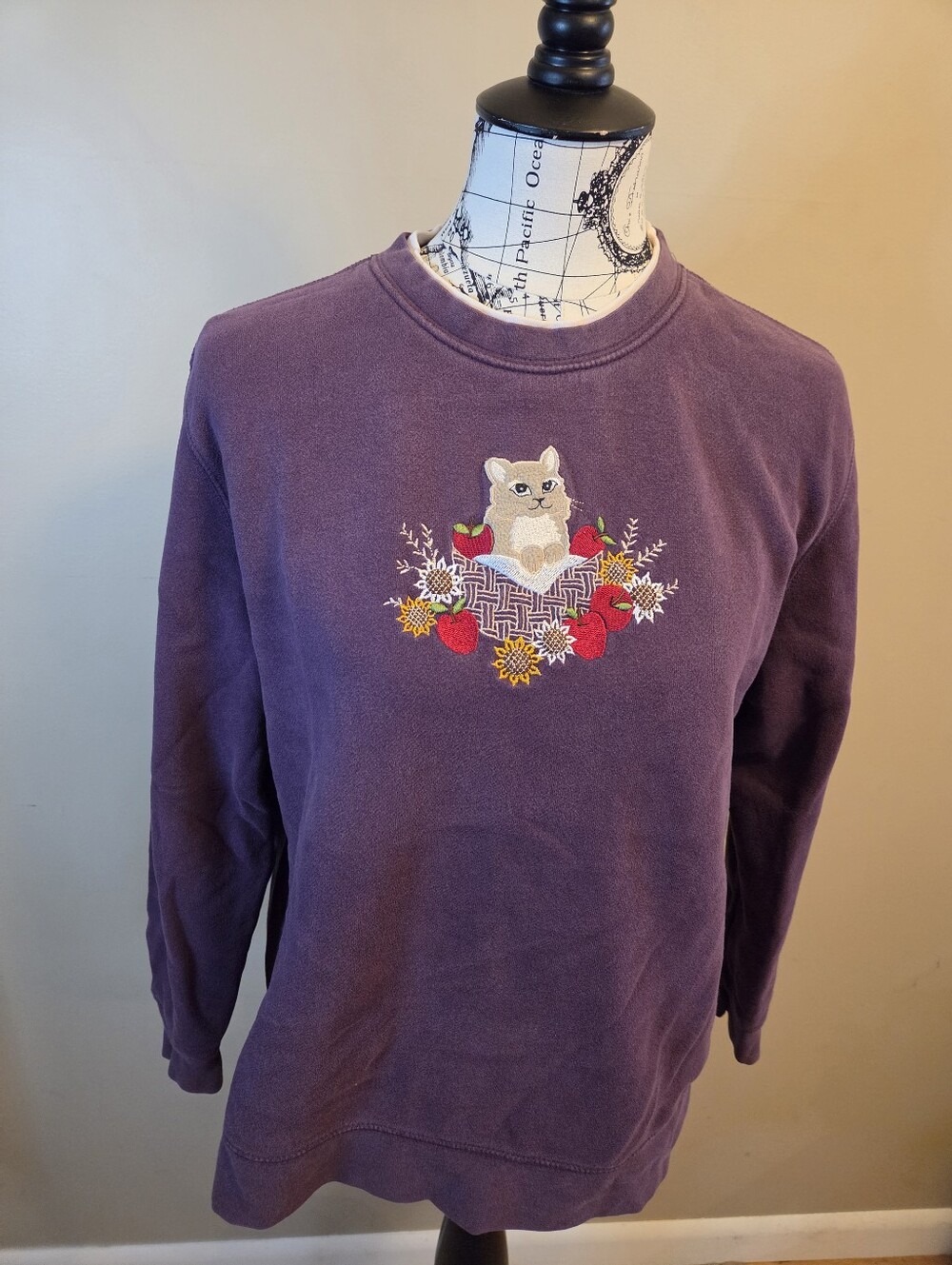 Vintage Classic Elements Womens L Purple Cat Embroidered Sweatshirt Granny Chic